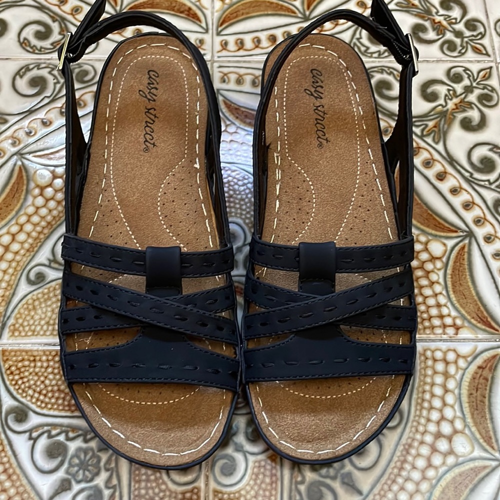 Easy street brand new sandals 7.5 wide